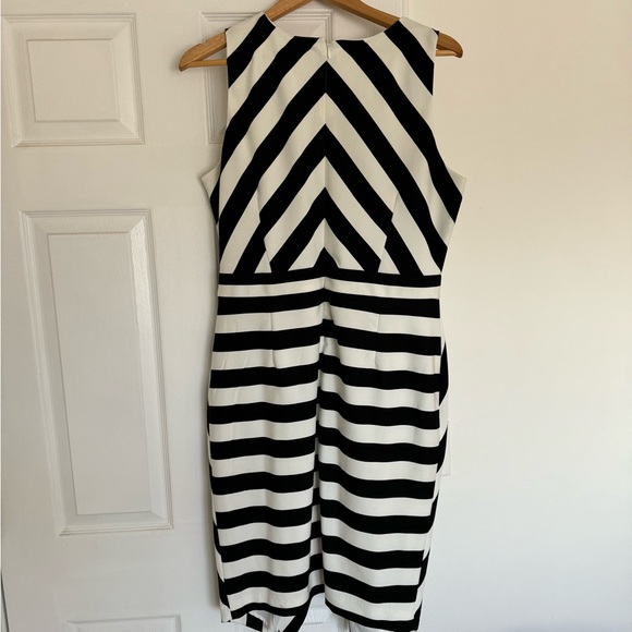 Cleo sleeveless business dress - Picture 2 of 5